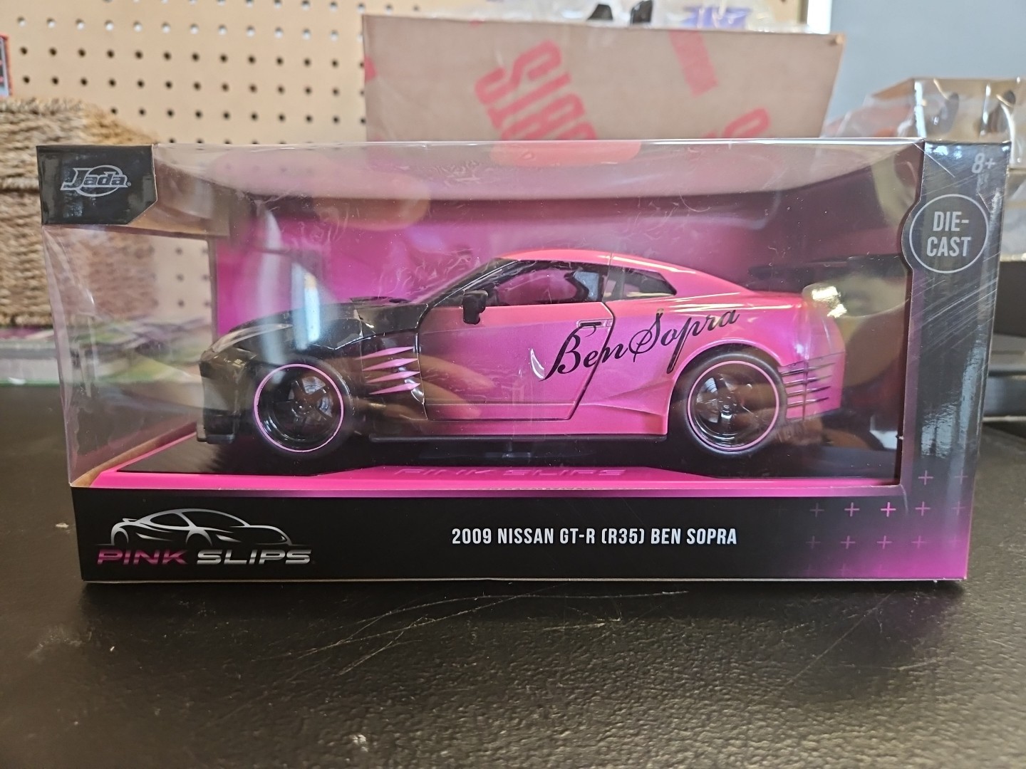 Jada Pink Slips 36382 1/24 Nissan GT-R R35 LBWK – Liberty Walk Body Kit Type 2.0