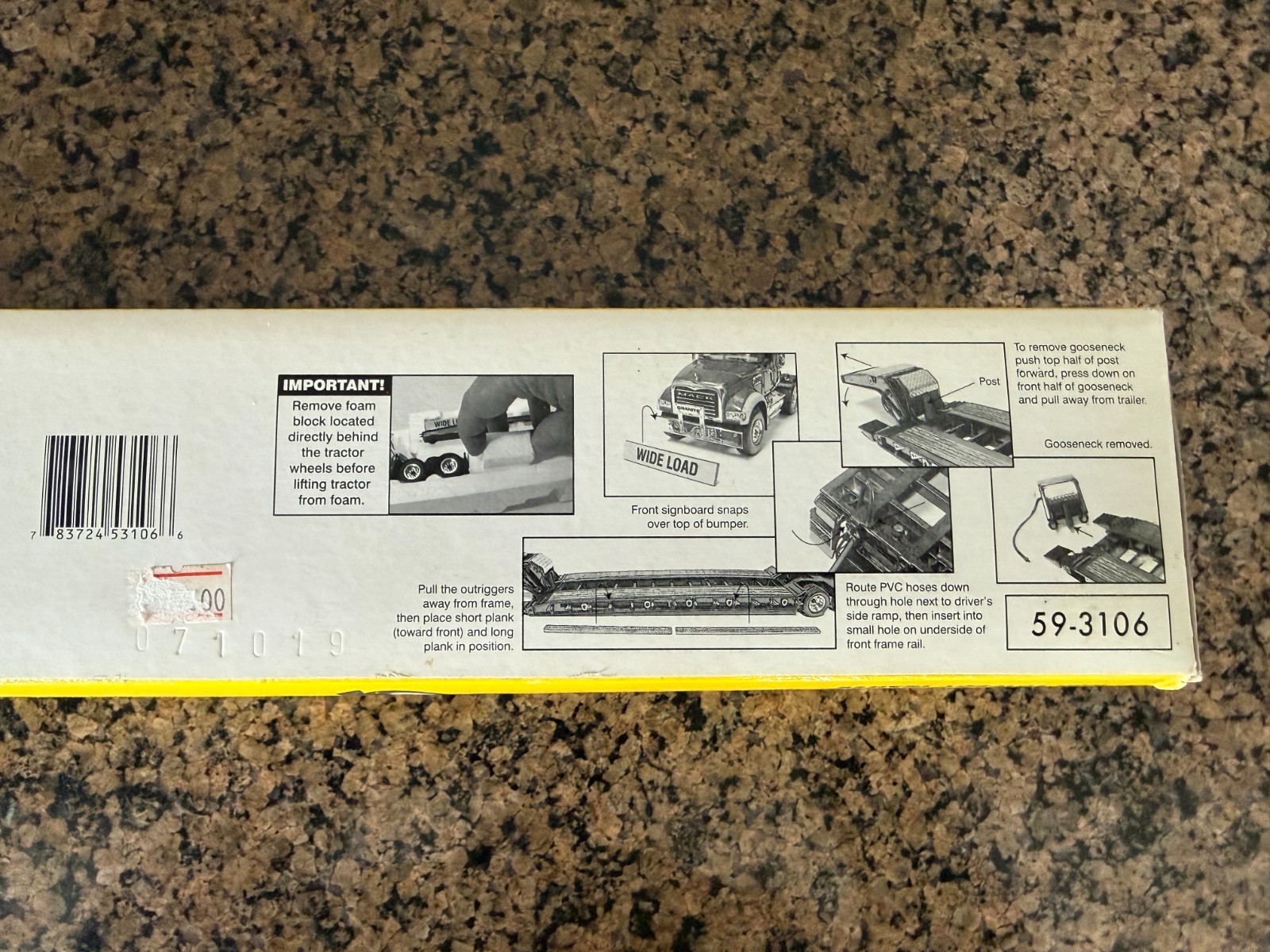1/50 FIRST GEAR 59-3106 MACK GRANITE WITH LOW BOY KOMATSU