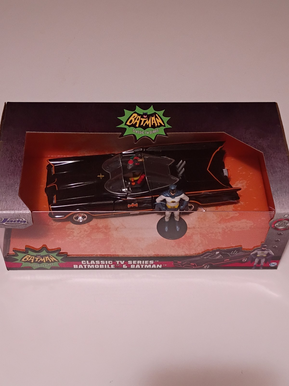 NEW Jada Toys 98259 Batman Classic 1966 TV BATMOBILE 1:24 Scale Vehicle & Figure