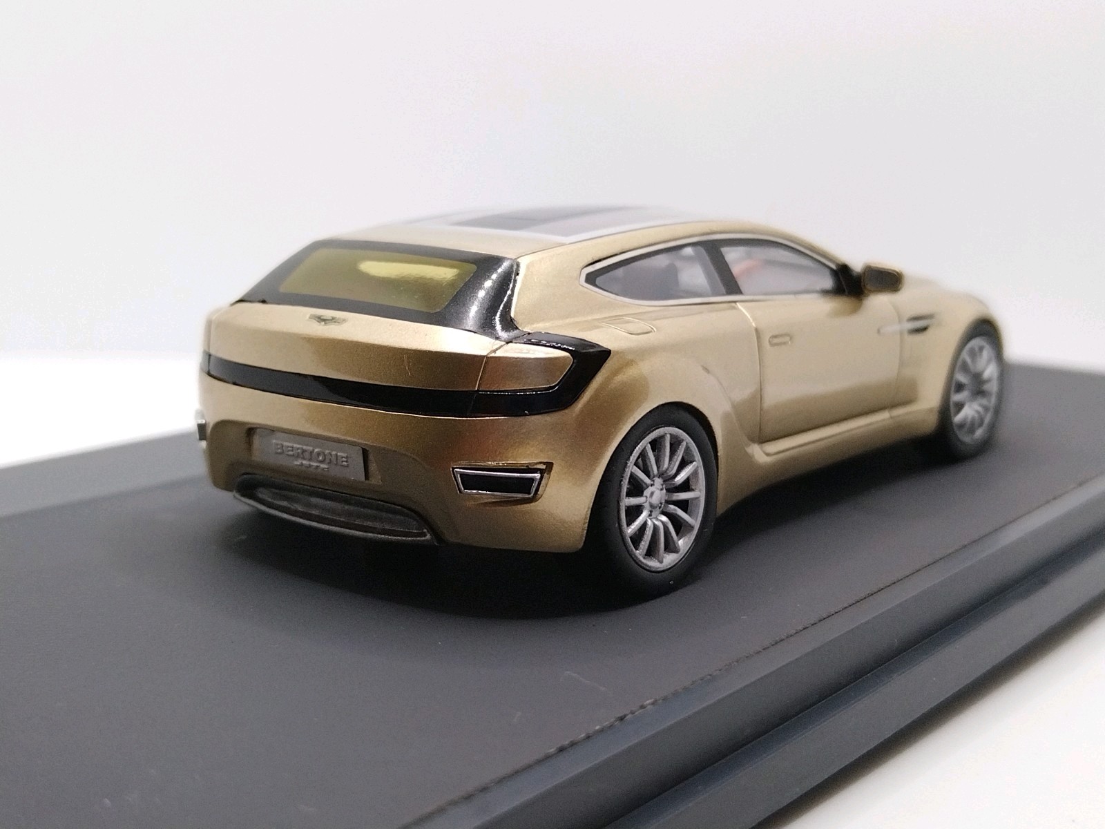MATRIX 1/43 Aston Martin Bertone AM Jet 2 Concept 2013. Wow Rare!