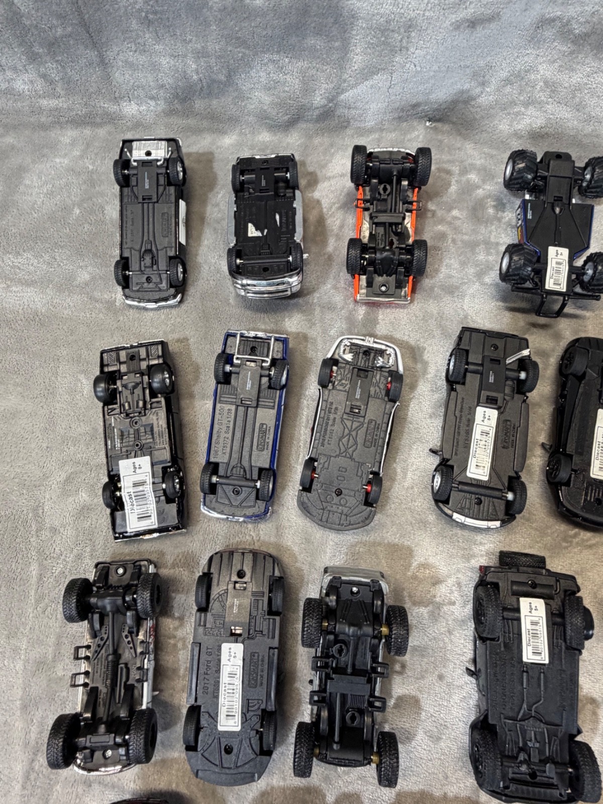 Lot of (32) Diecast KINSMART & Other Pull Back Car ~ GREAT STARTER COLLECTION~