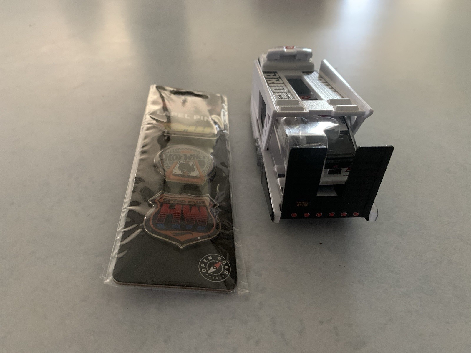 Hot Wheels Team Transport 07 Honda Civic Type R, Hauler & 3 Piece Pin Set 🔥 👀