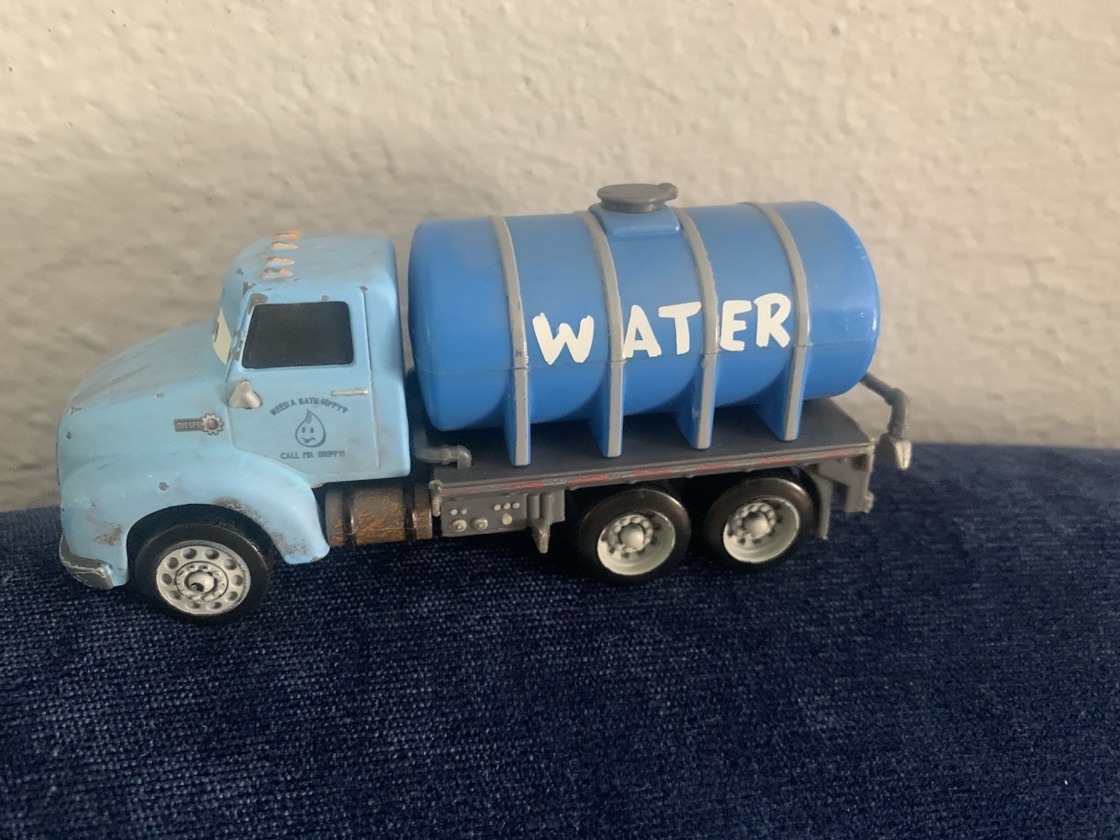 Disney Pixar Cars 1:55 Die Cast Mr. Drippy Water Truck Mattel Toy
