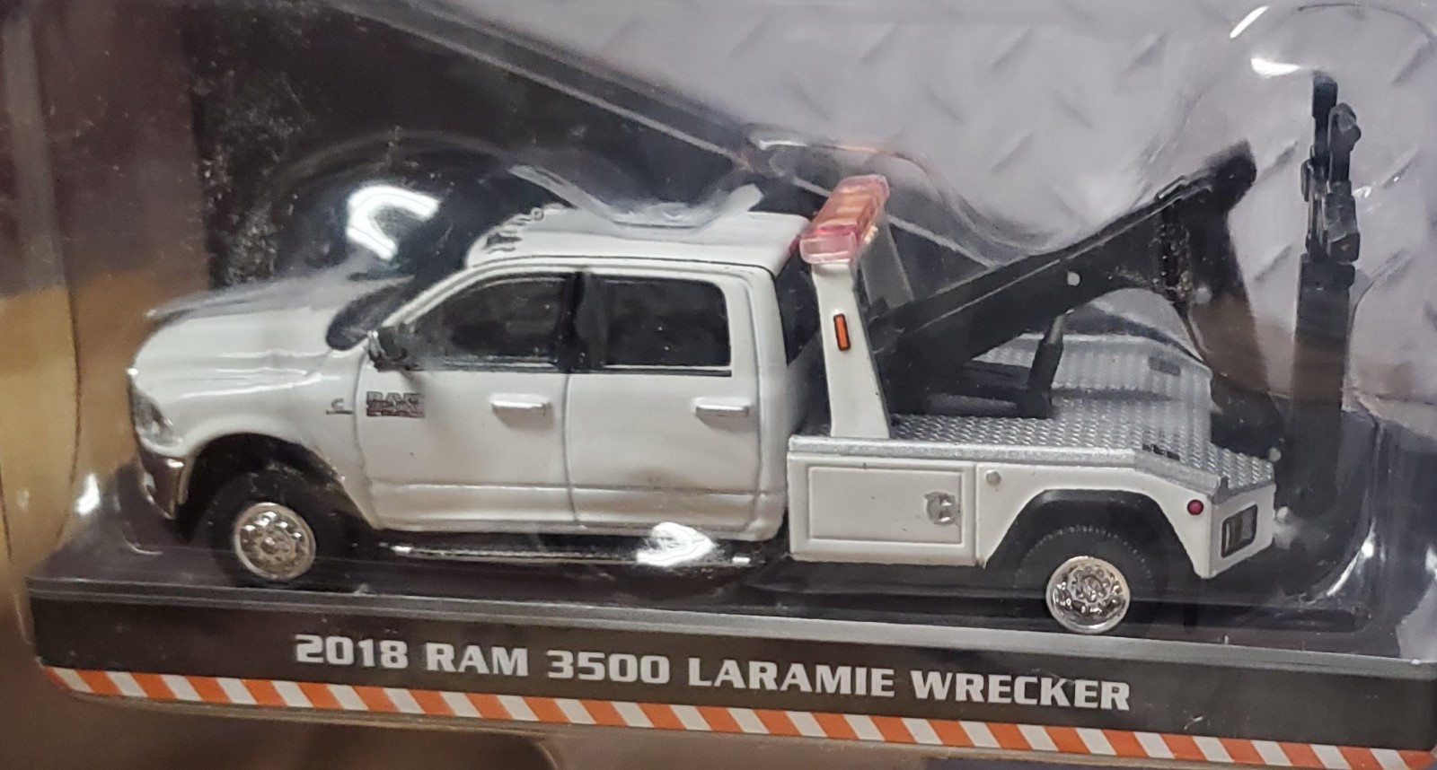 Greenlight 2018 Ram 3500 Laramie Wrecker Tow Truck 1:64 Scale Dually Drivers