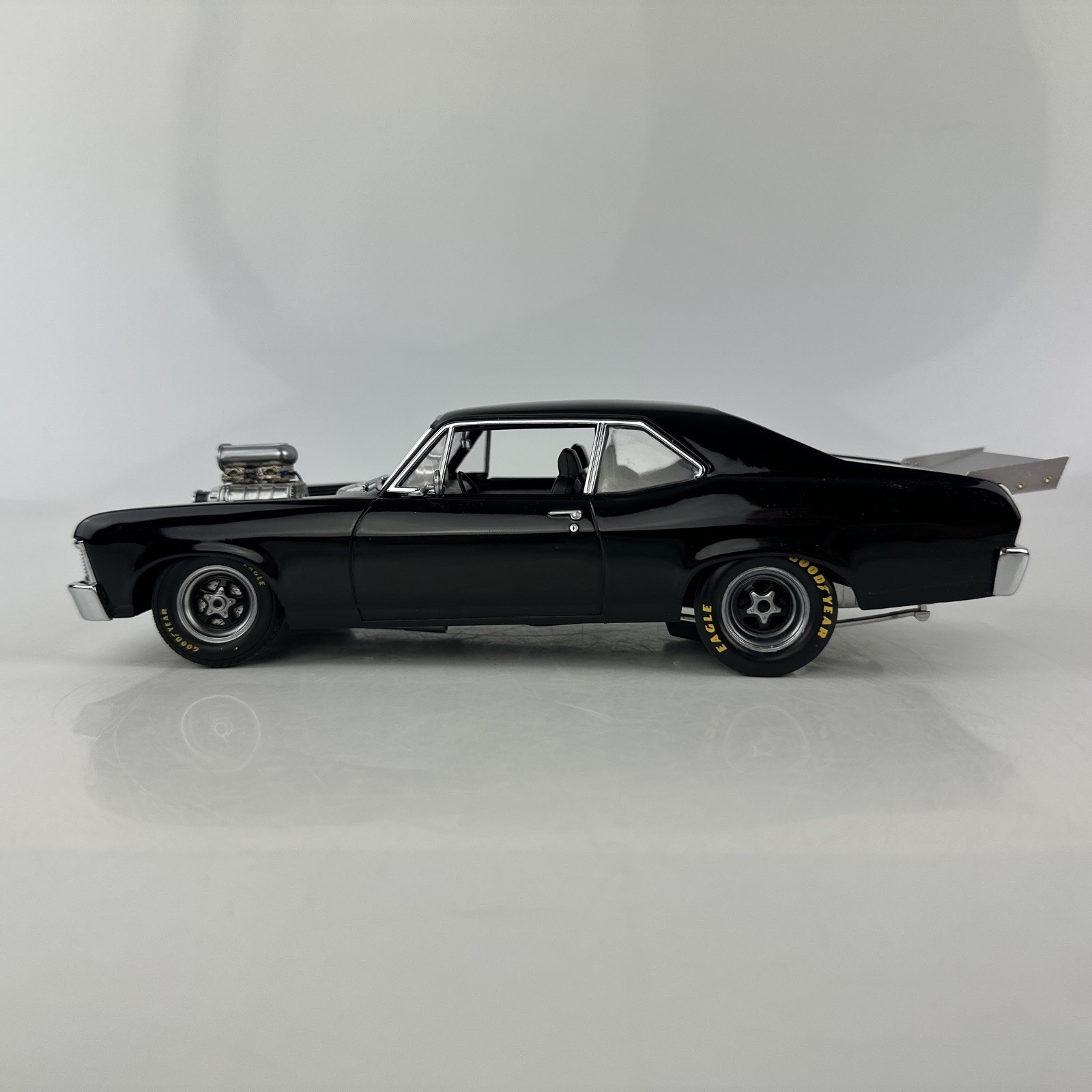 GMP 1320 Kings 1970 Chevrolet Nova 1:18 Diecast Model Street Rod Black/White