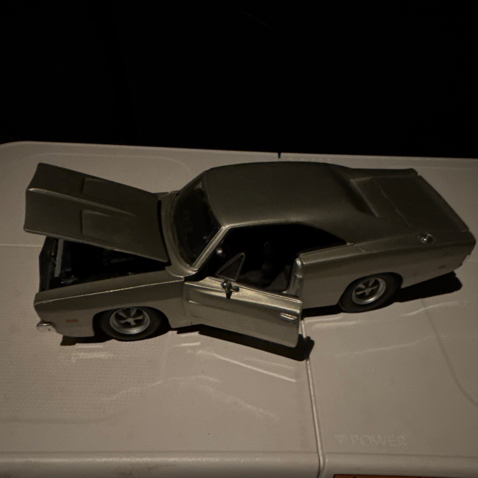 1:24 Diecast 1969 Dodge Charger Model Car, Silver, Age 3-4 Years