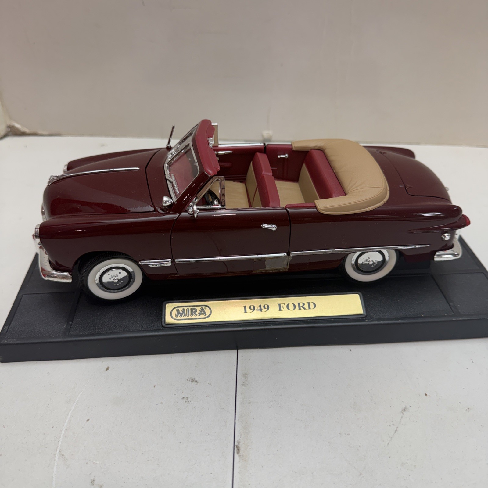 ford 1949 convertible 1/18 scale diecast MIRA Golden line