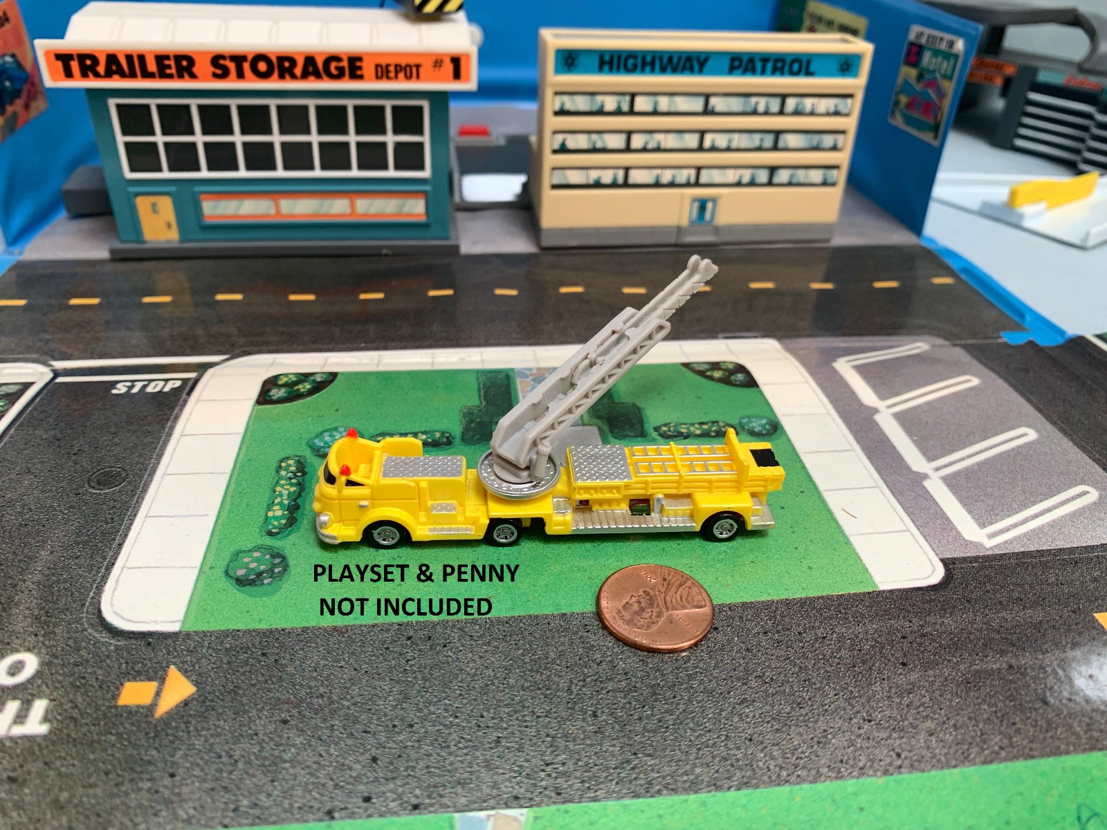 MICRO MACHINES SIZE N SCALE ARIAL FIRE LADDER TRUCK 1997 HOT WHEELS PLANET
