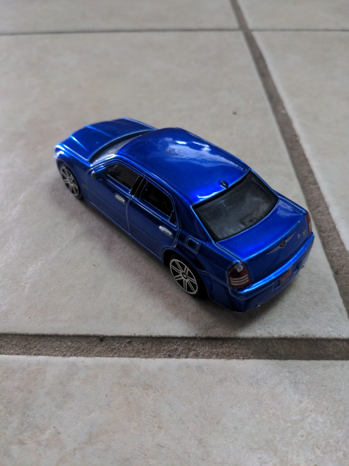 HTF Maisto 2005 Chrysler 300C Hemi 1:43 Scale DieCast Car Playerz Blue Chrome