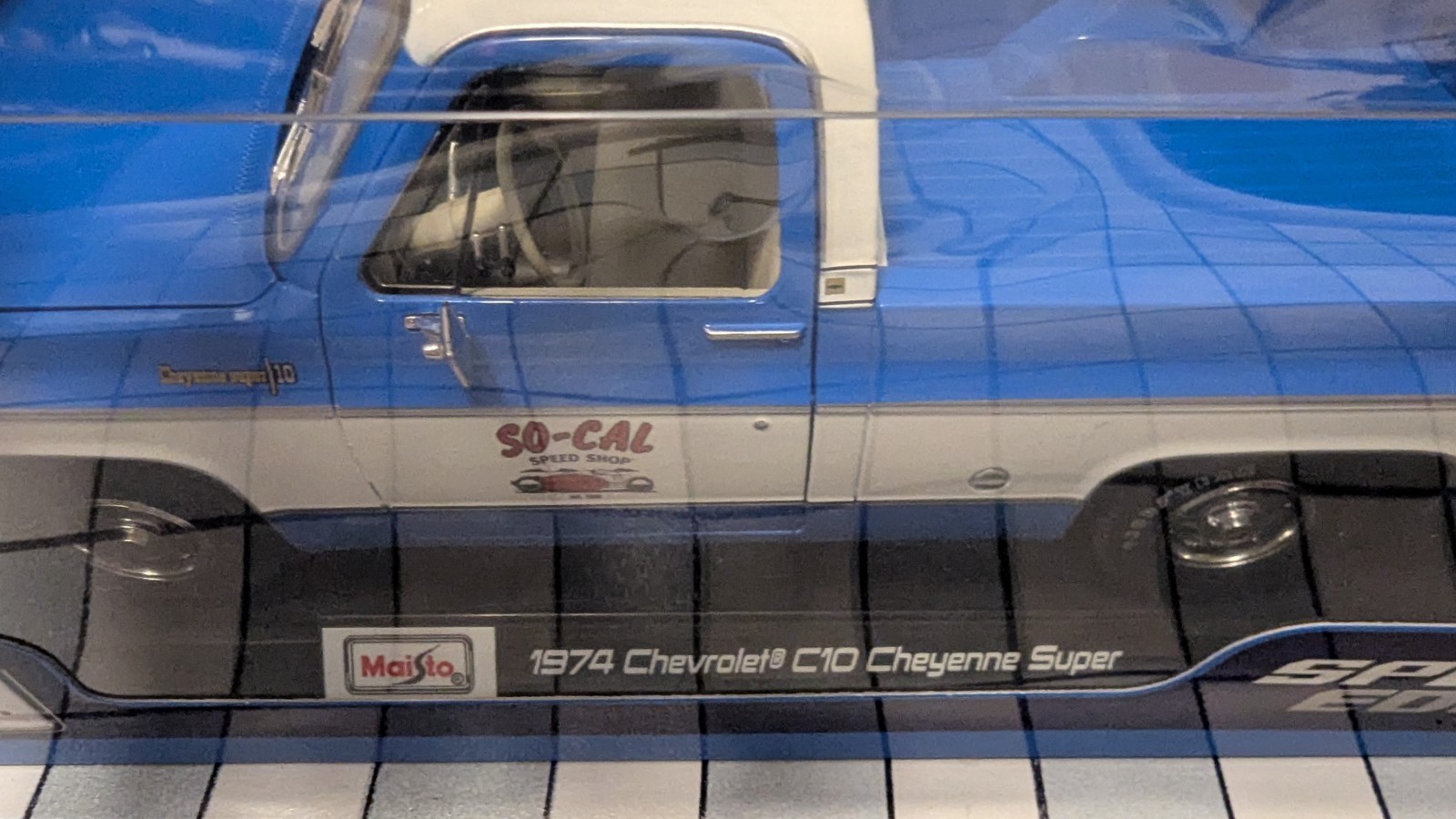Maisto 1/18 1974 Chevrolet C10 Cheyenne Super Blue