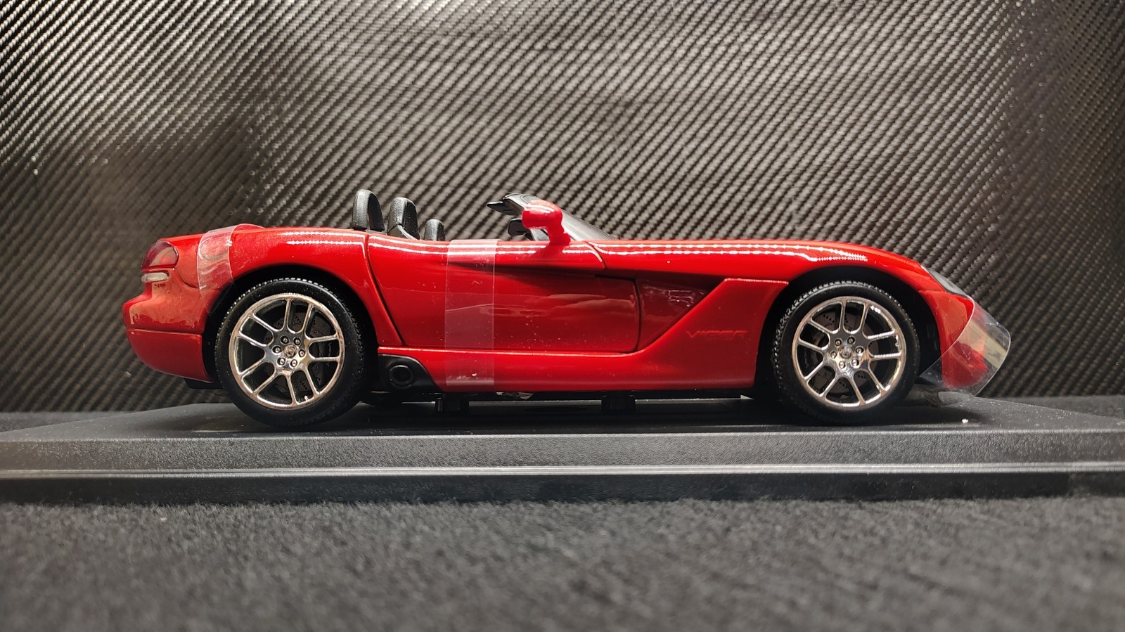 Maisto 2003 Dodge Viper SRT-10 Red Diecast Model Car 1:18 Scale No Box
