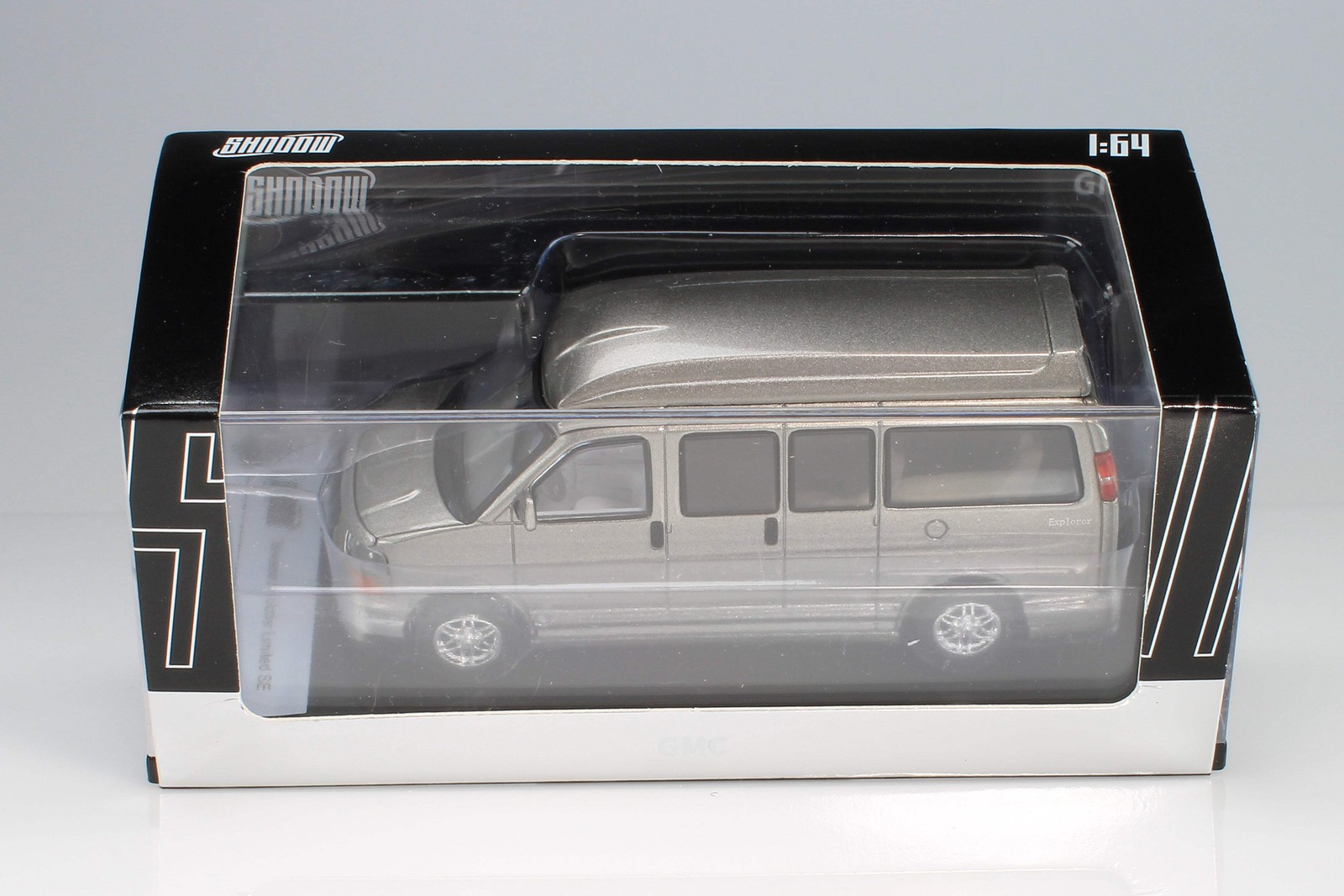 2006 GMC Savana Explorer Van 1:64 Shadow 287