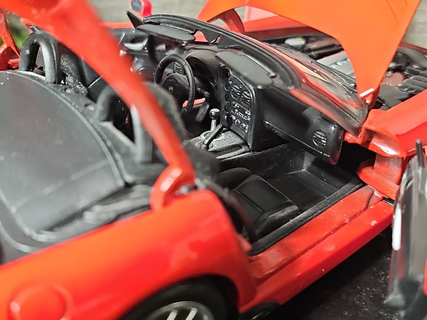 Maisto Special Edition Dodge Viper Convertible 1:18 Scale Diecast Car Red NO BOX