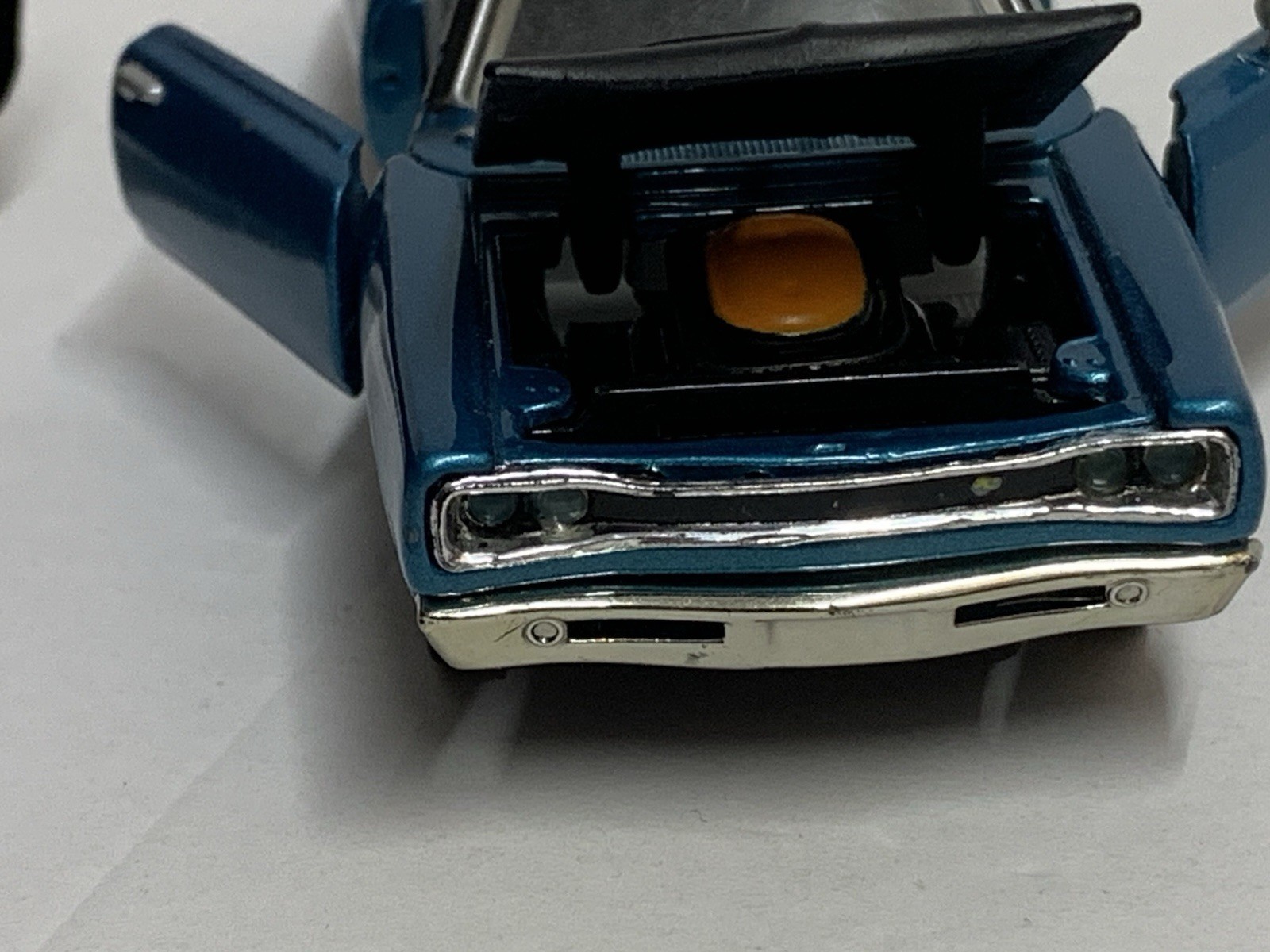 Lot Of 2 Toy Cars Die-cast And Plastic Hot wheels And Other Brands Preowned.