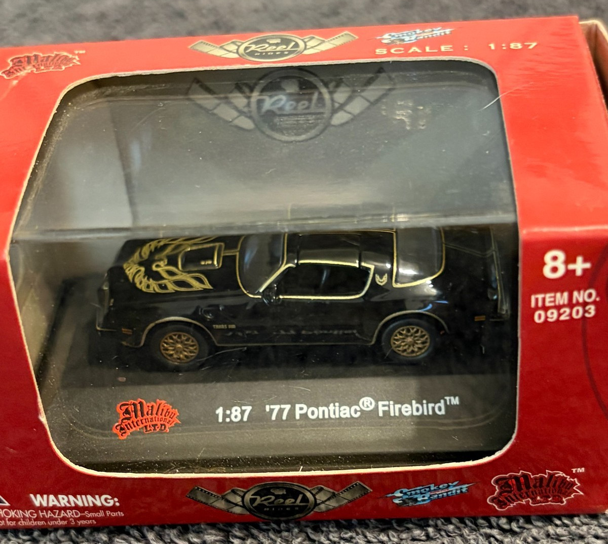 Real Rides 1977 Firebird 1:87 Diecast “Smokey and the Bandit” Malibu Intern.