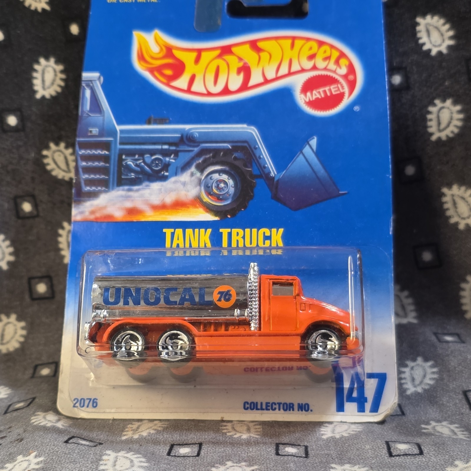 Hot Wheels Tank Truck UNOCAL 76 1:64 Orange Silver Diecast Unopened Vintage