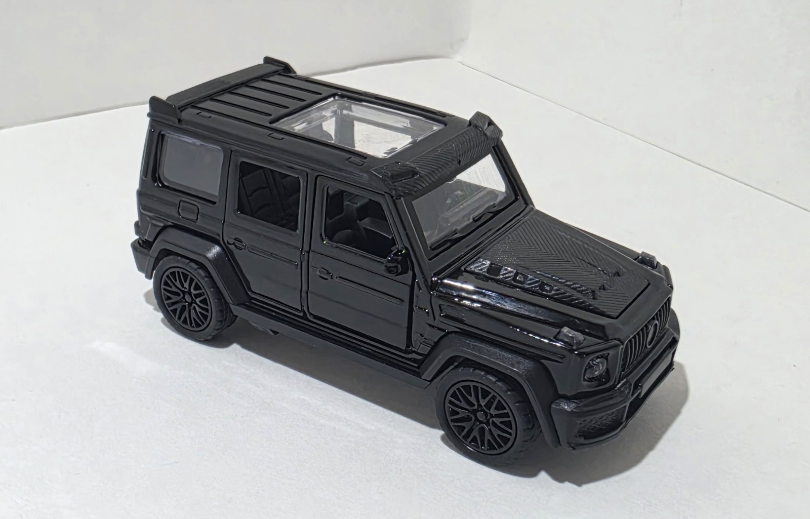 Mercedes-Benz G-Class Black Diecast SUV Model Car Opening Doors 1:36 Scale