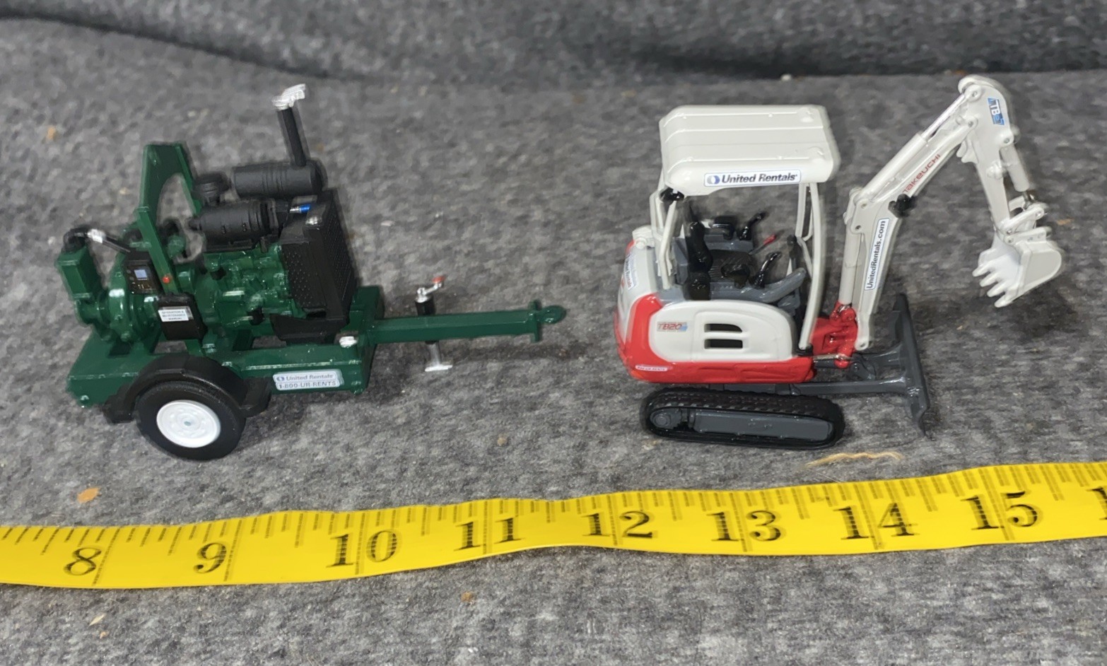 First Gear 1/34 Freightliner Cascadia Semi Ledwell Trailer United Rental Tractor