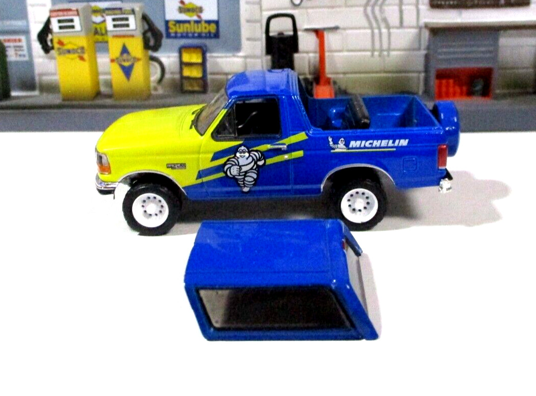 Greenlight 1996 Ford Bronco XL Michelin Tires Removable Top New/Loose Metal