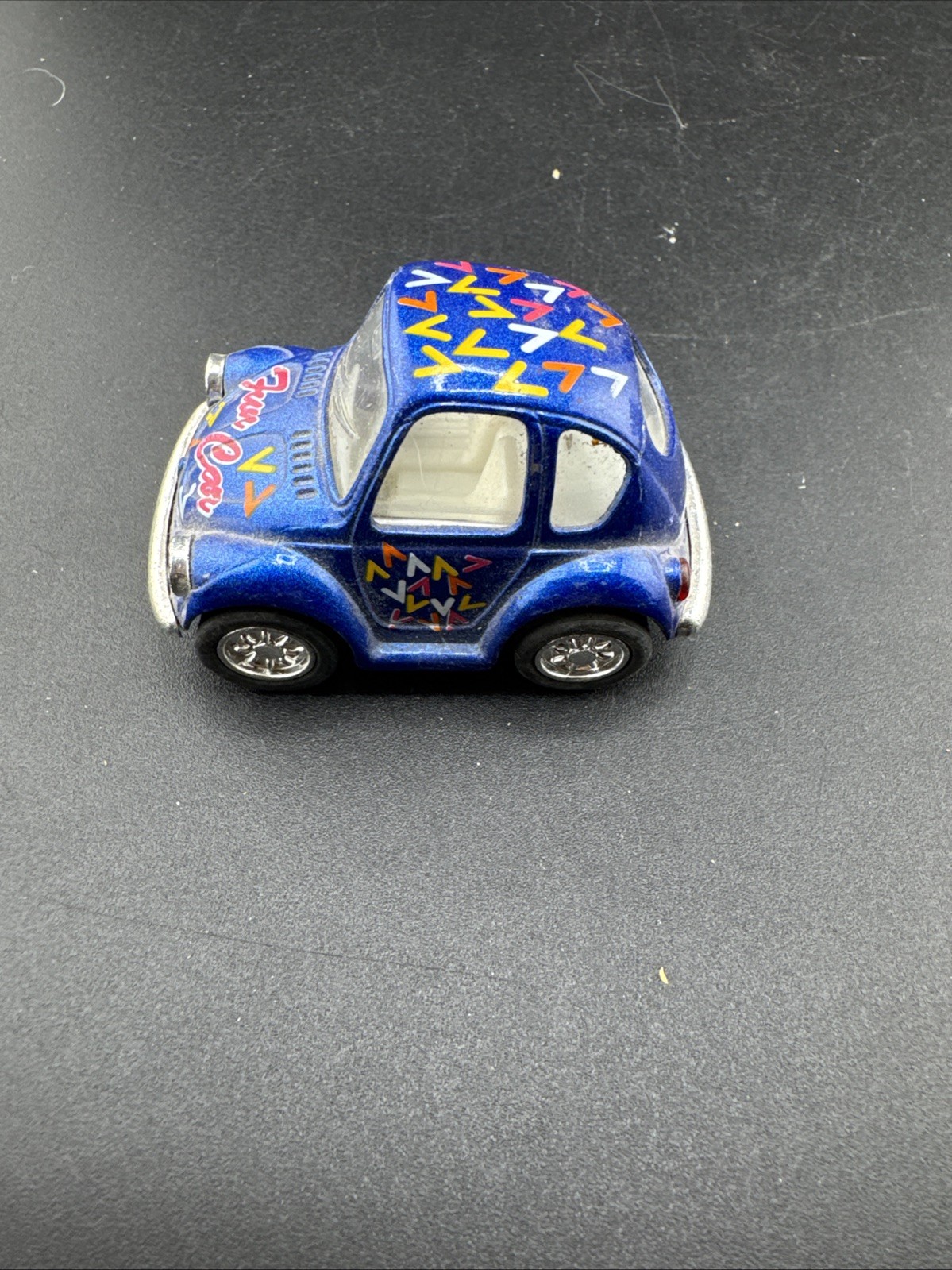 KinToy Free Car Design Volkswagen VW Beetle Pullback 2.25″ Toy Car