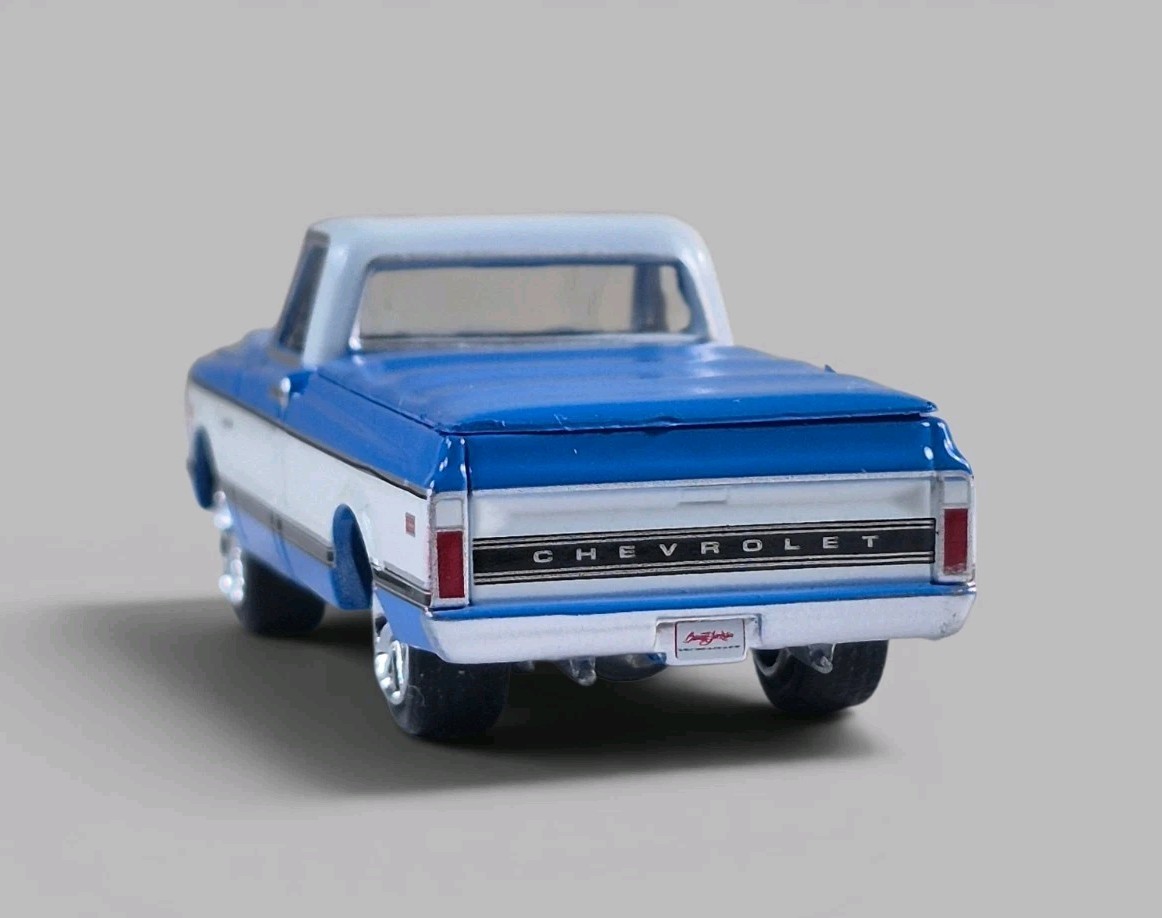 1971 CHEVY C10 SUPER CHEYENNE Diorama Collectible DieCast Model 1:64 Blue LOOSE