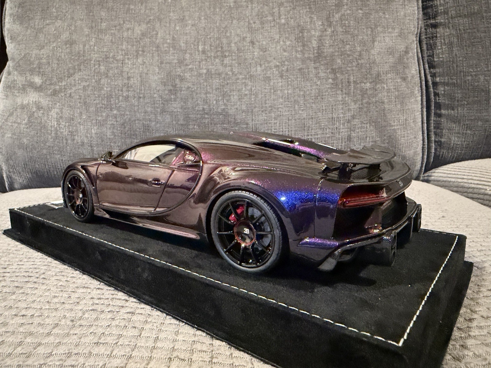 1/18 HH Henson & Heaven Bugatti Chiron SuperSport Chameleon Purple Limited 30pcs