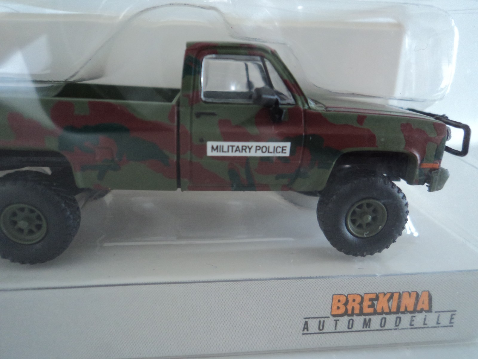 BREKINA 1981 CHEVROLET M1008 PICKUP TRUCK MILITARY POLICE HO 1/87