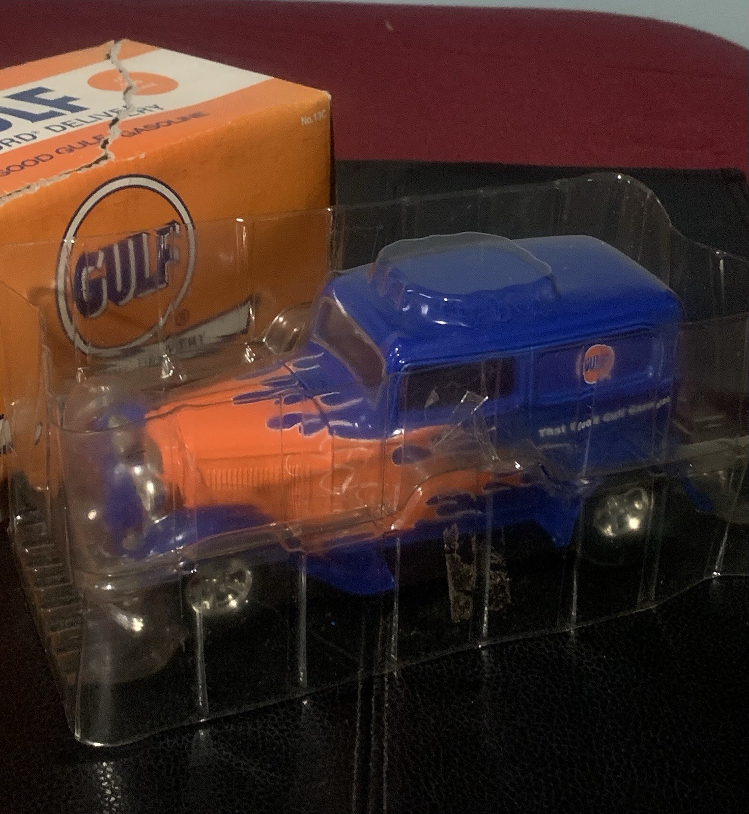 Gulf 1932 Ford Delivery Scale 1:25 Diecast Metal Limited Edition 2006.Damged Box