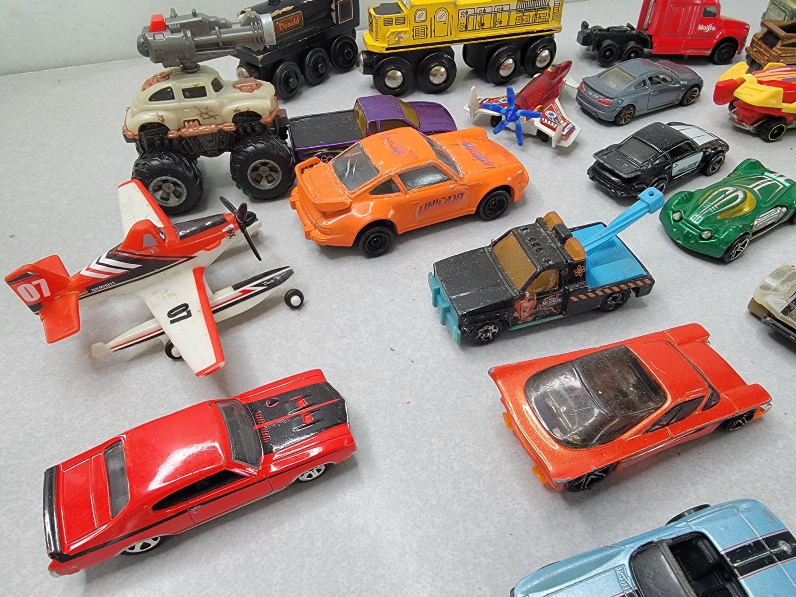 Matchbox Hot Wheels Cars Mixed Lot 90s to Current Die Cast Trucks Planes Used