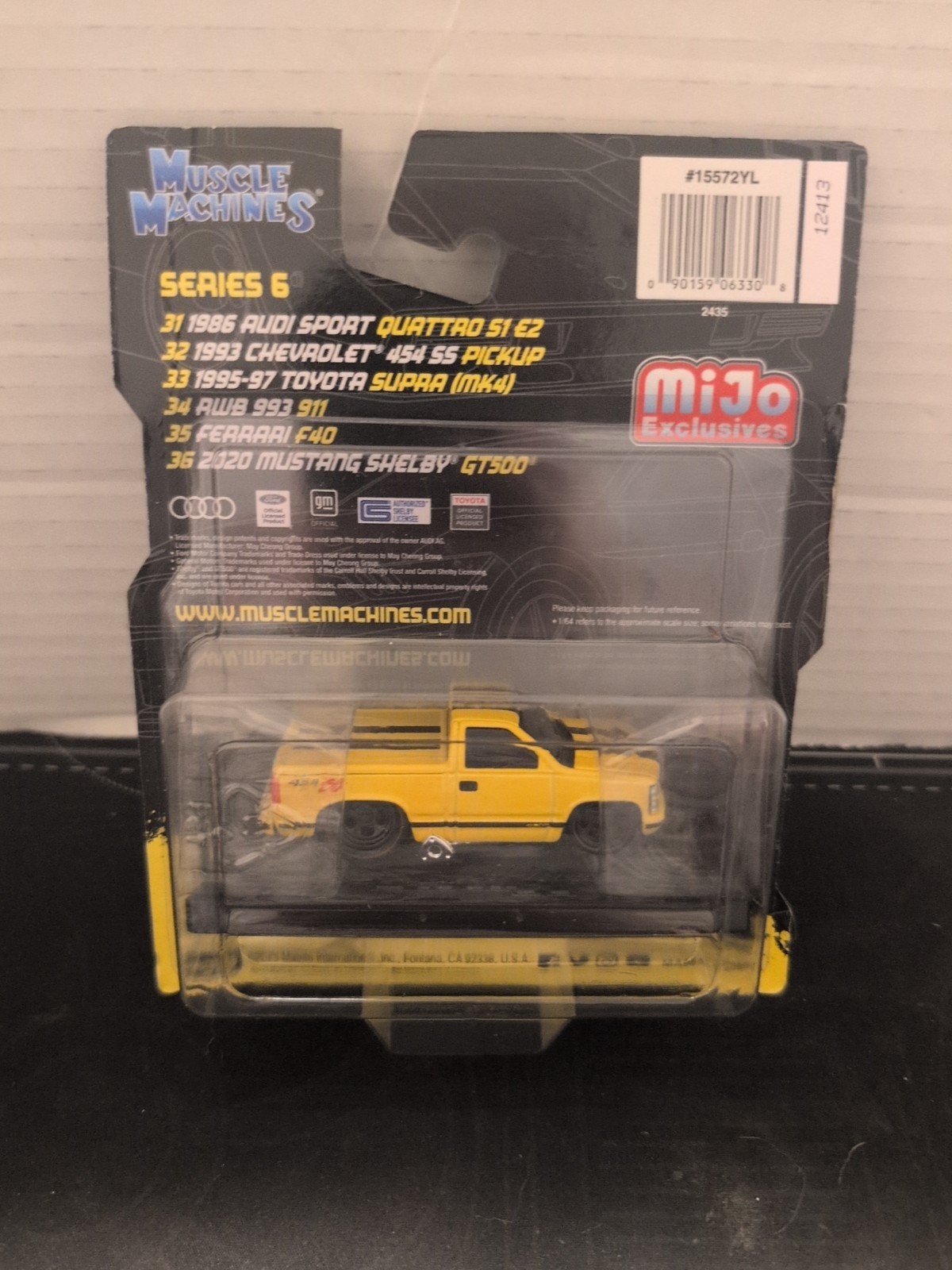 Muscle Machines 1/64 1993 Chevrolet 454 SS Truck Mijo Exclusive