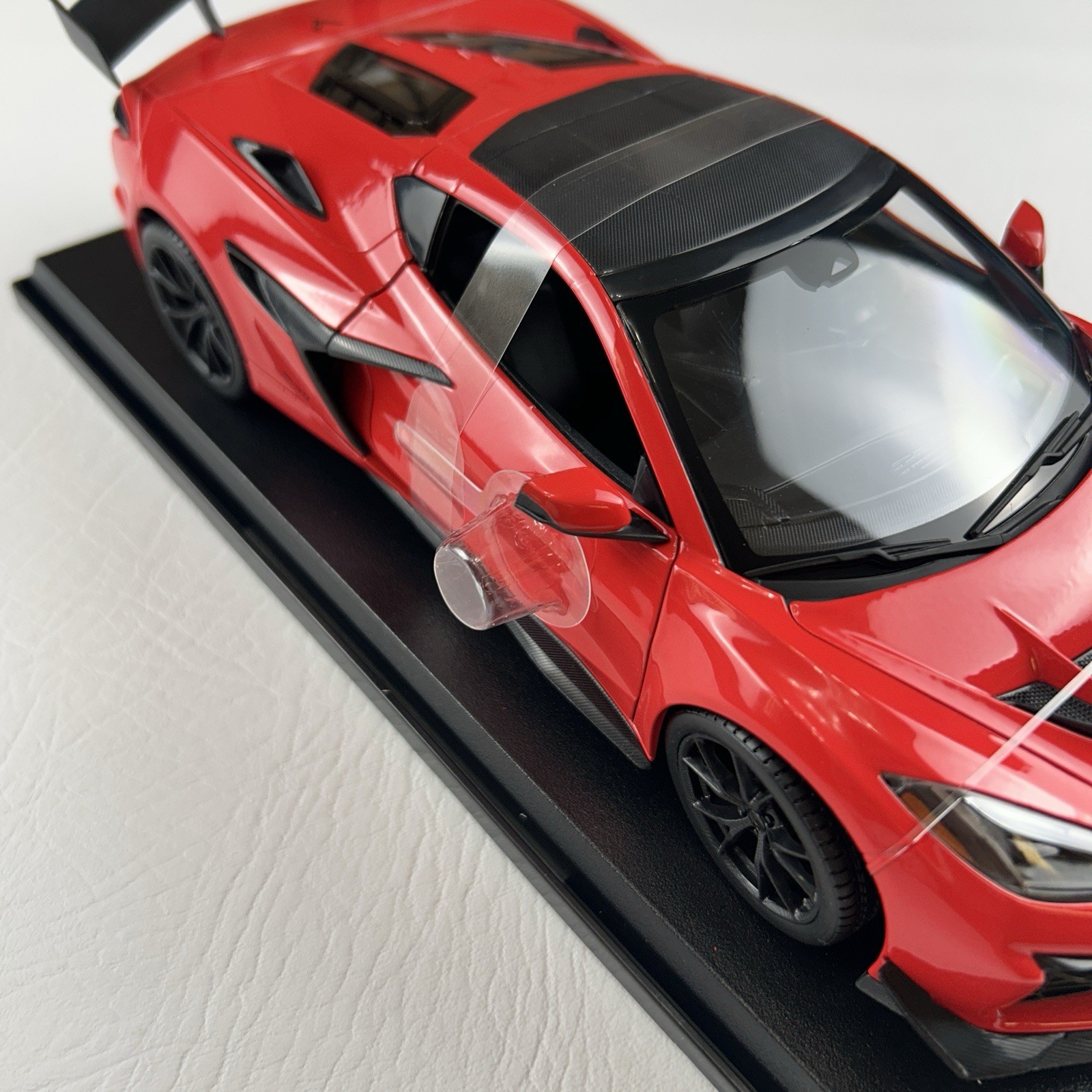 Chevrolet Corvette ZR1 Coupe Maisto 1:18 Special Edition Red Diecast Model Car