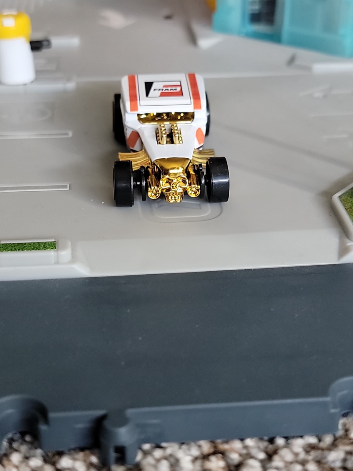 Hot Wheels CUSTOM white fram Bone Shaker (1983 silverado Version)