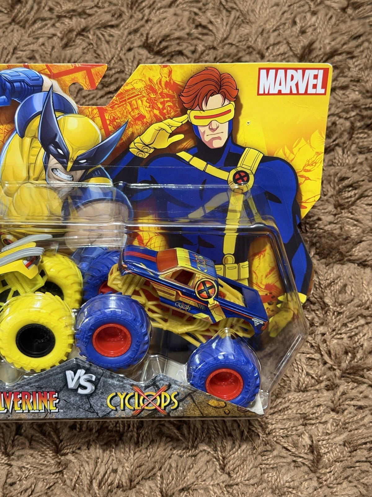 New Monster Jam Marvel X-Men Wolverine vs Cyclops 1:64 Diecast Trucks Series 6