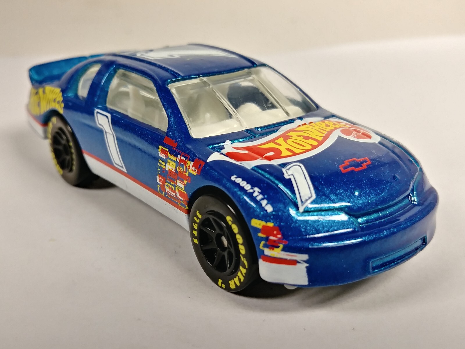Lumina Stocker Hot Wheels 1995 Race Team Series Dark Blue 7SP Rims 1:64 Loose