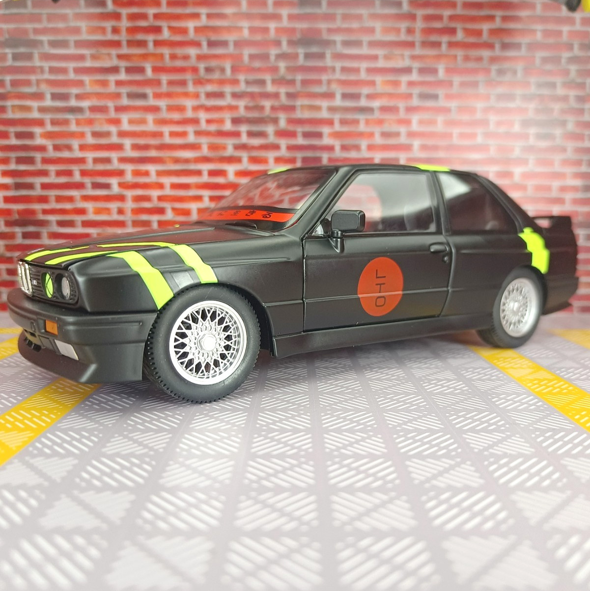1:24 BMW M3 E30 1988 Mpower Alloy Diecast Sound & Light Car Model Toy Gift NEW