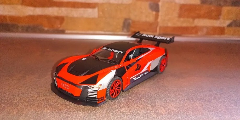 1:32 Audi GT Alloy Sports Racing Car Model Diecast & Toy Vehicle Metal Car Model