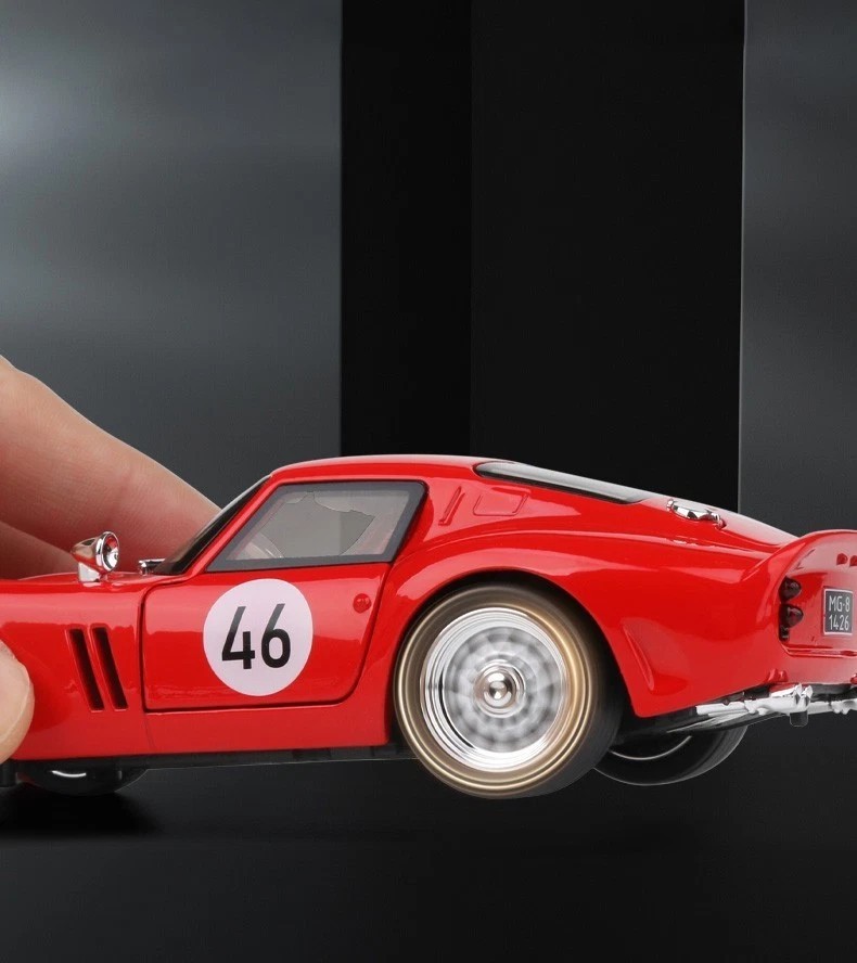 1:32 1964 Ferrari 250 GTO Diecast Alloy Car Model – Light Sound Pull-Back Toy
