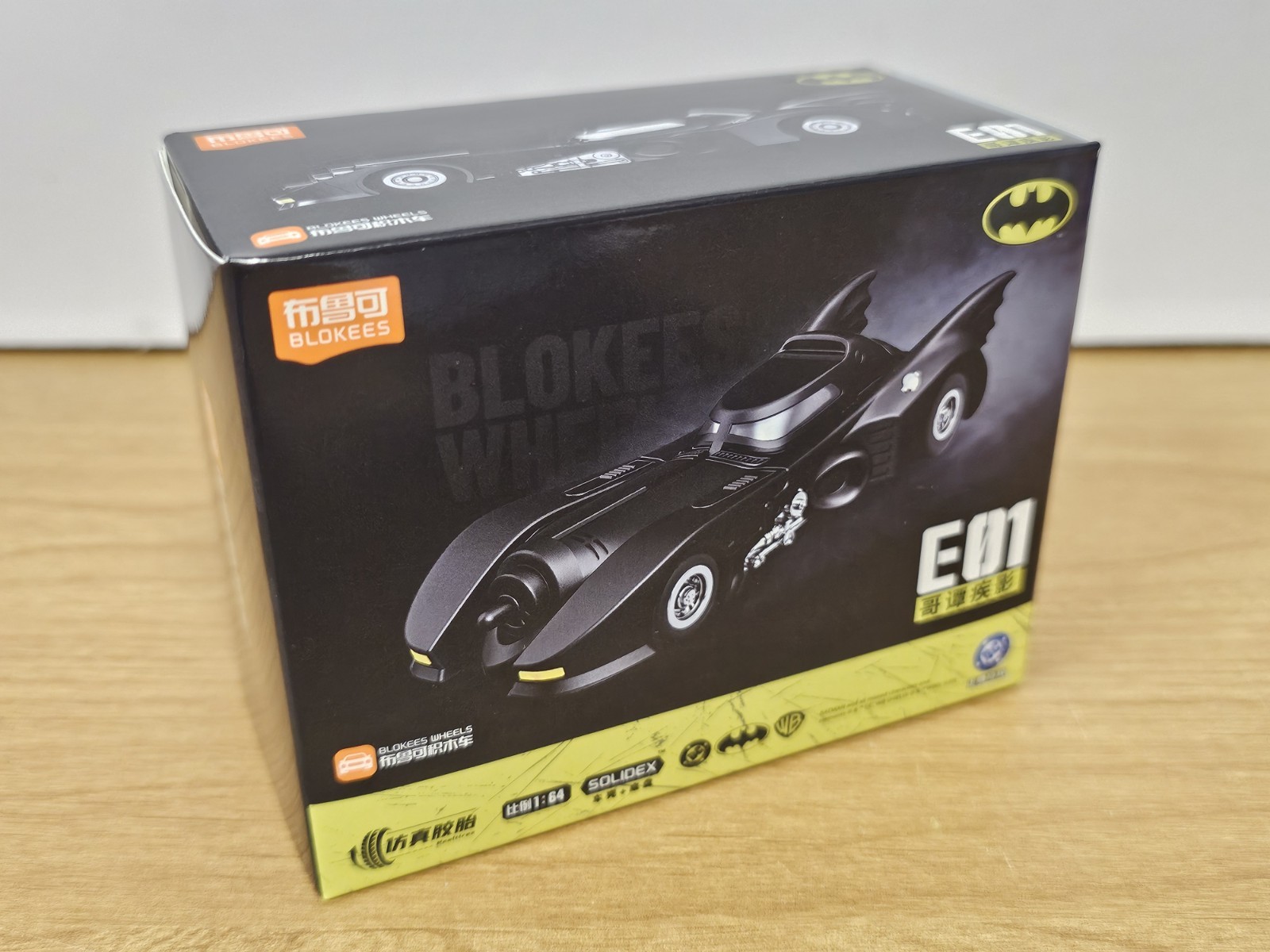 US Seller! Blokees Wheels E01 White Knight Batmobile Batman Comic 1:64 Model