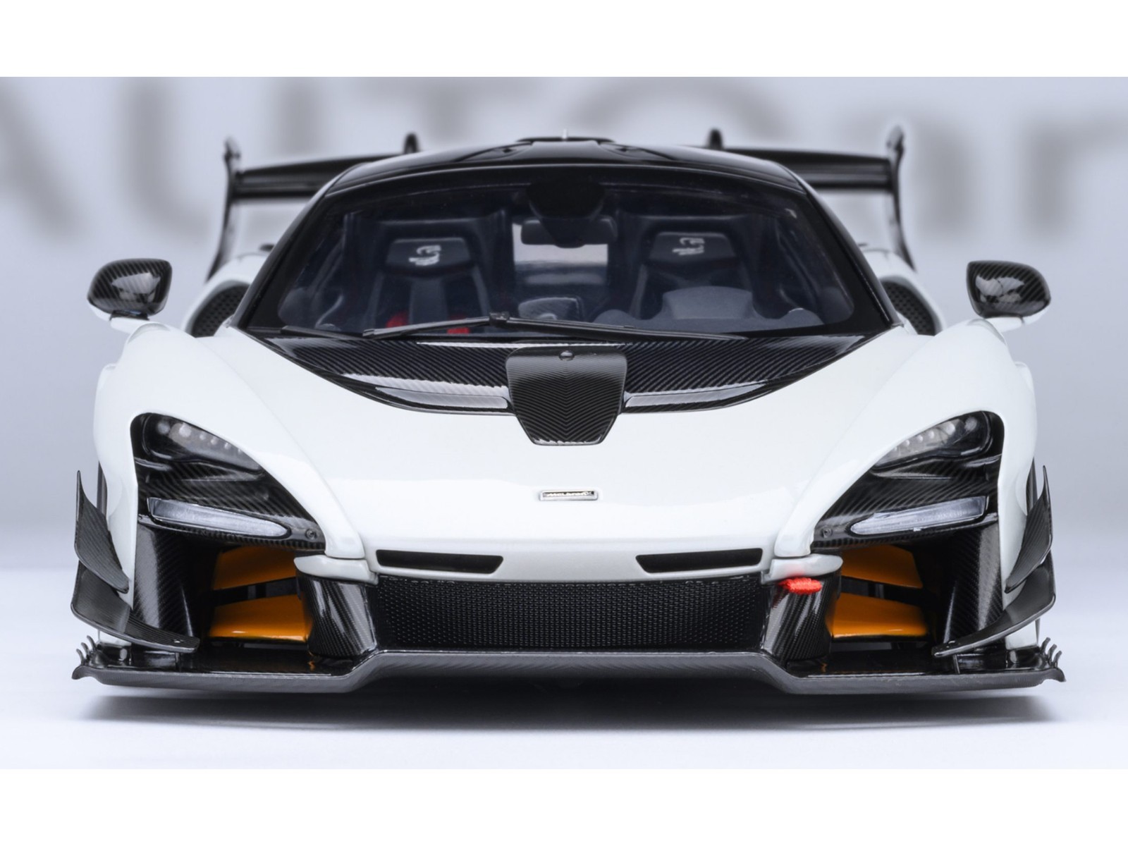 MCLAREN SENNA GTR SILICA WHITE 1/18 MODEL CAR BY AUTOART 81953