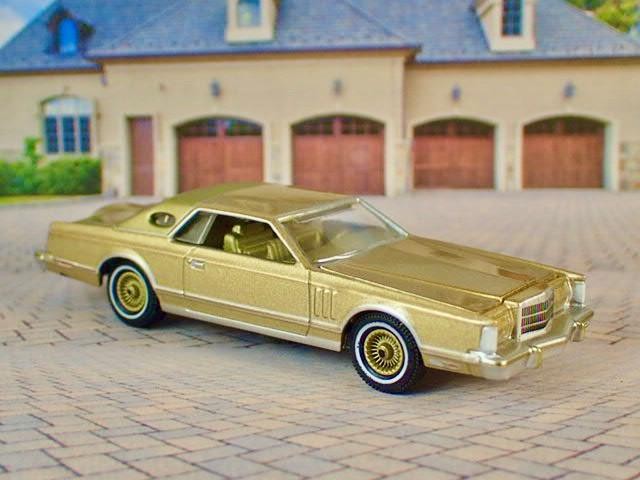 4th Gen 1977–1979 Lincoln Continental Mark V Personal Luxury Coupe 1/64 Sc LE G