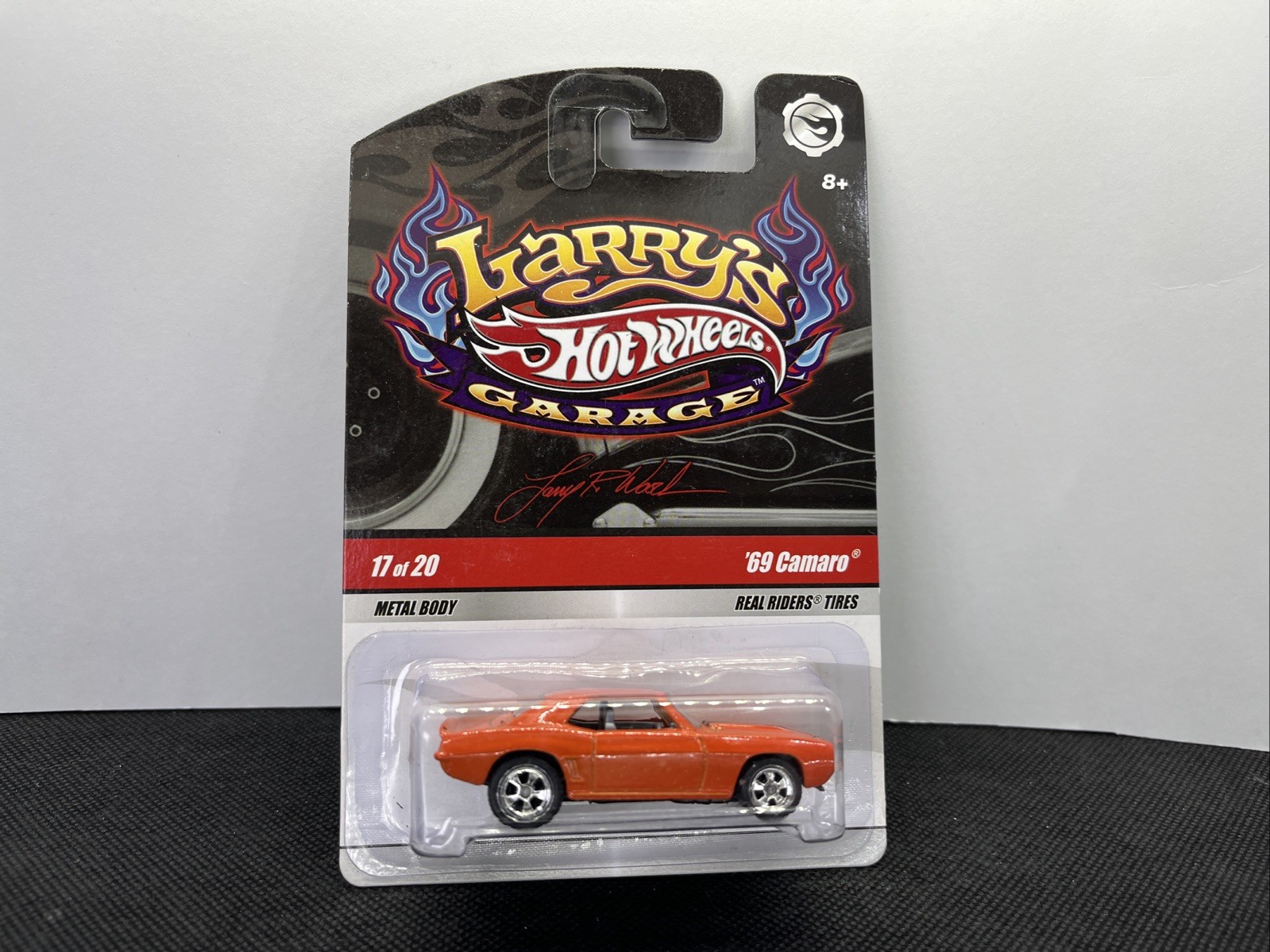 HOT WHEELS – LARRY’S GARAGE – 1969 CHEVROLET CAMARO ORANGE – REAL RIDERS