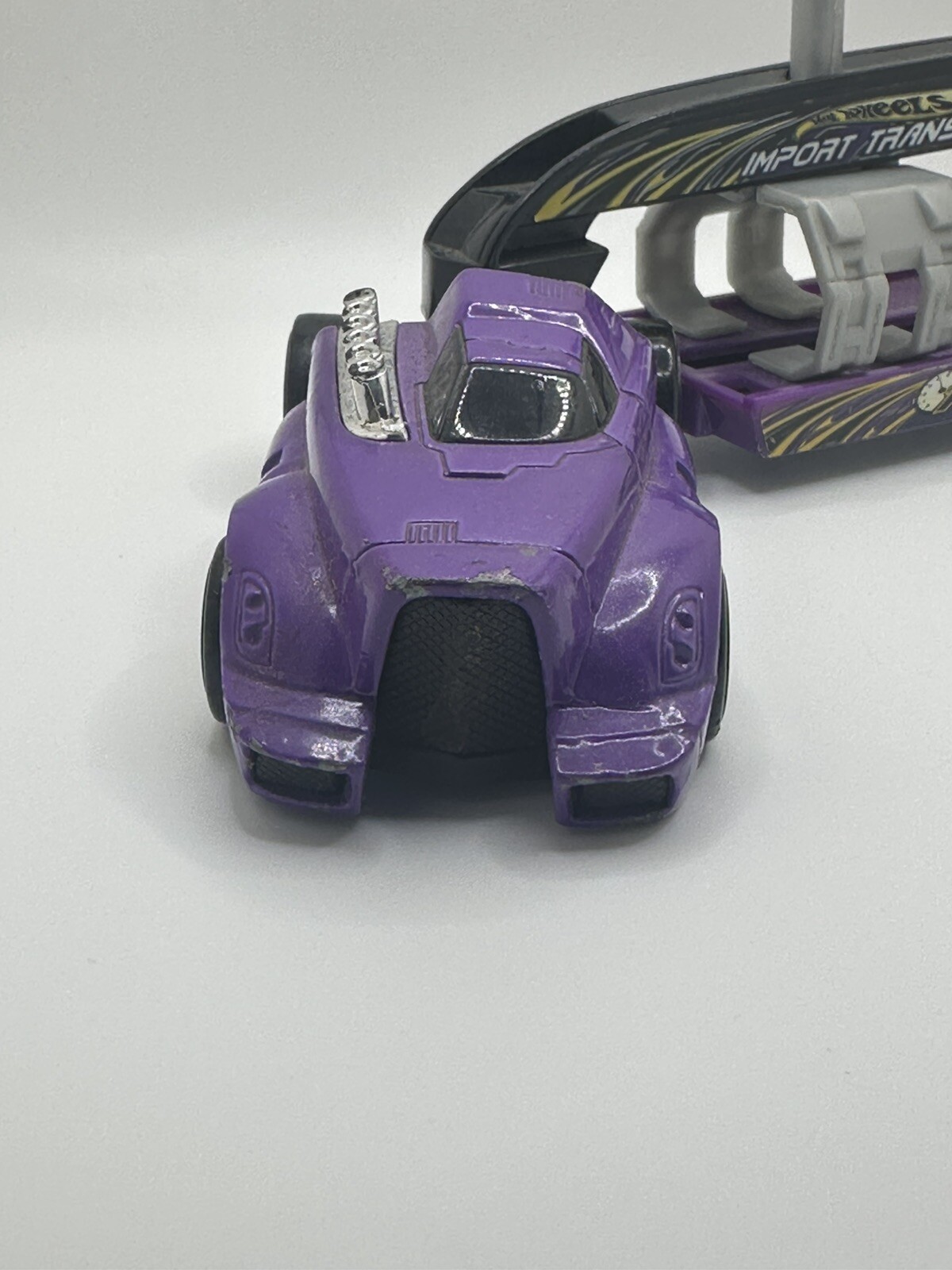 2004 Hot Wheels Truckin’ Transporters #B3910 Rampage Purple Truck & Trailer