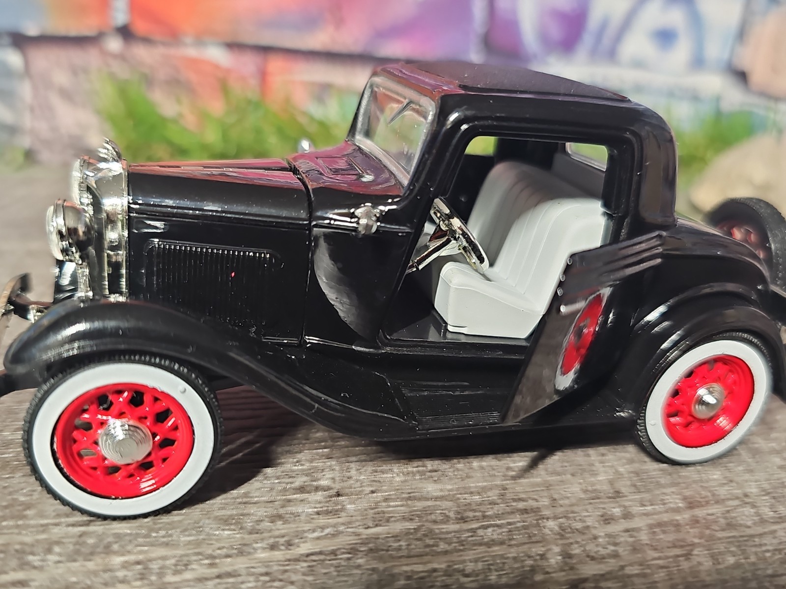 National Motor Museum Mint 1932 Ford Model A 3 Window Coupe 1:32 Diecast NO BOX