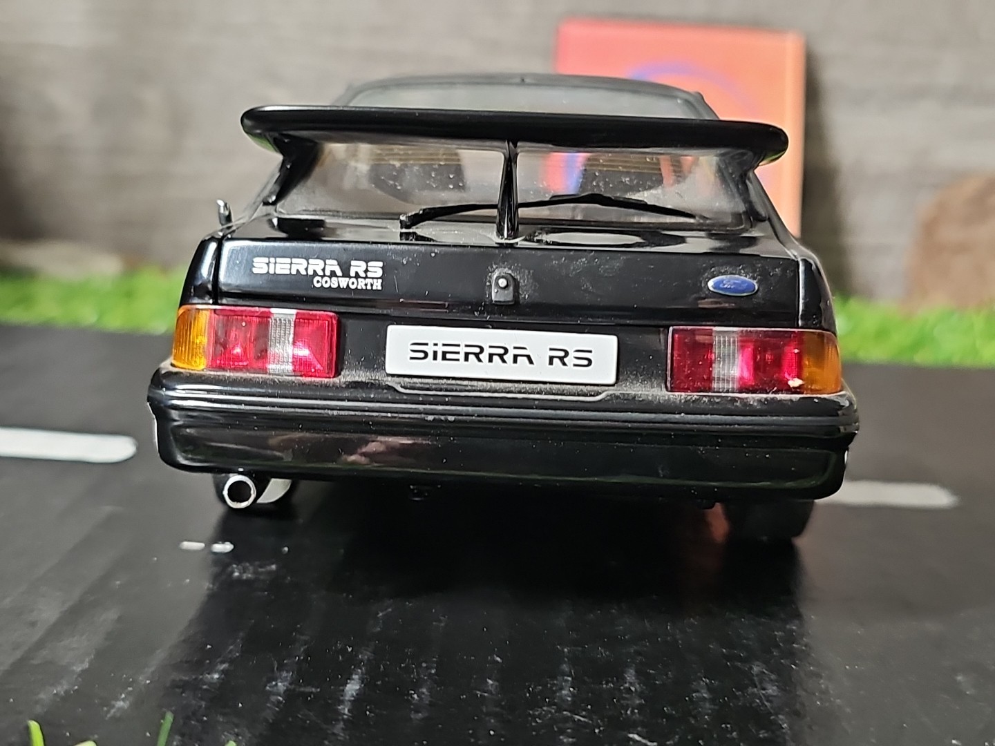 Vntg 2004 AUTOart Millennium 1986-87 Ford Sierra RS 1:18 Scale Diecast Car