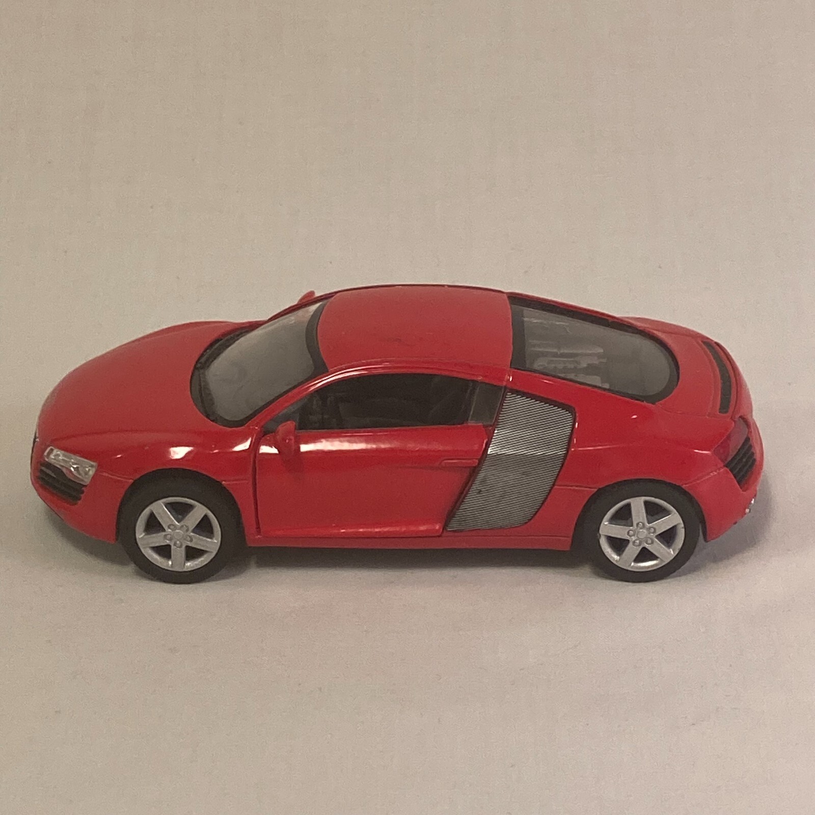 Kinsmart Audi R8 2020 Fire Engine Red Hardtop 1/36 Scale Diecast Car