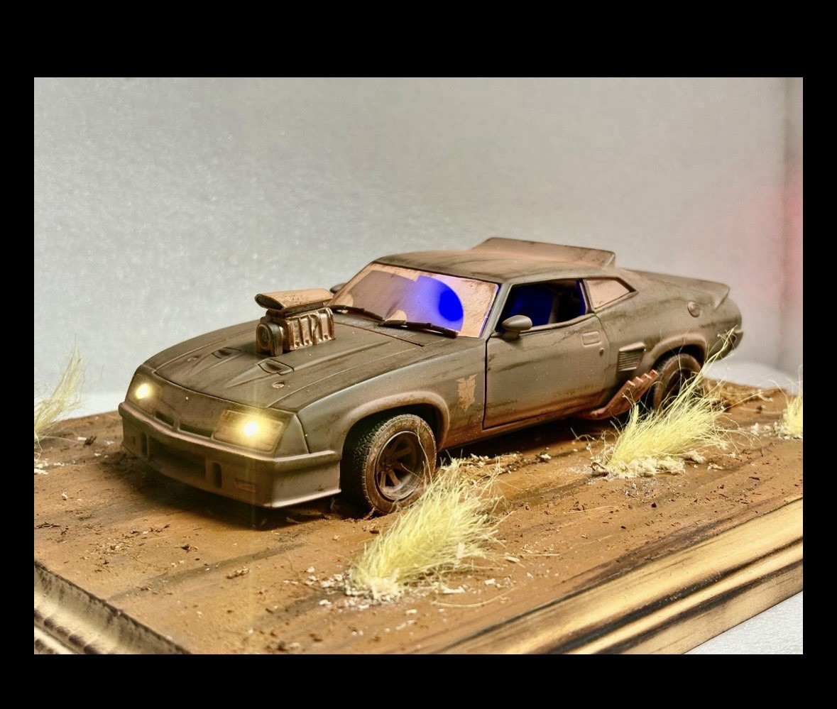 1/24 Diorama “Mad Max” Movie Ford Falcon XB Police Interceptor Weathered Muddy