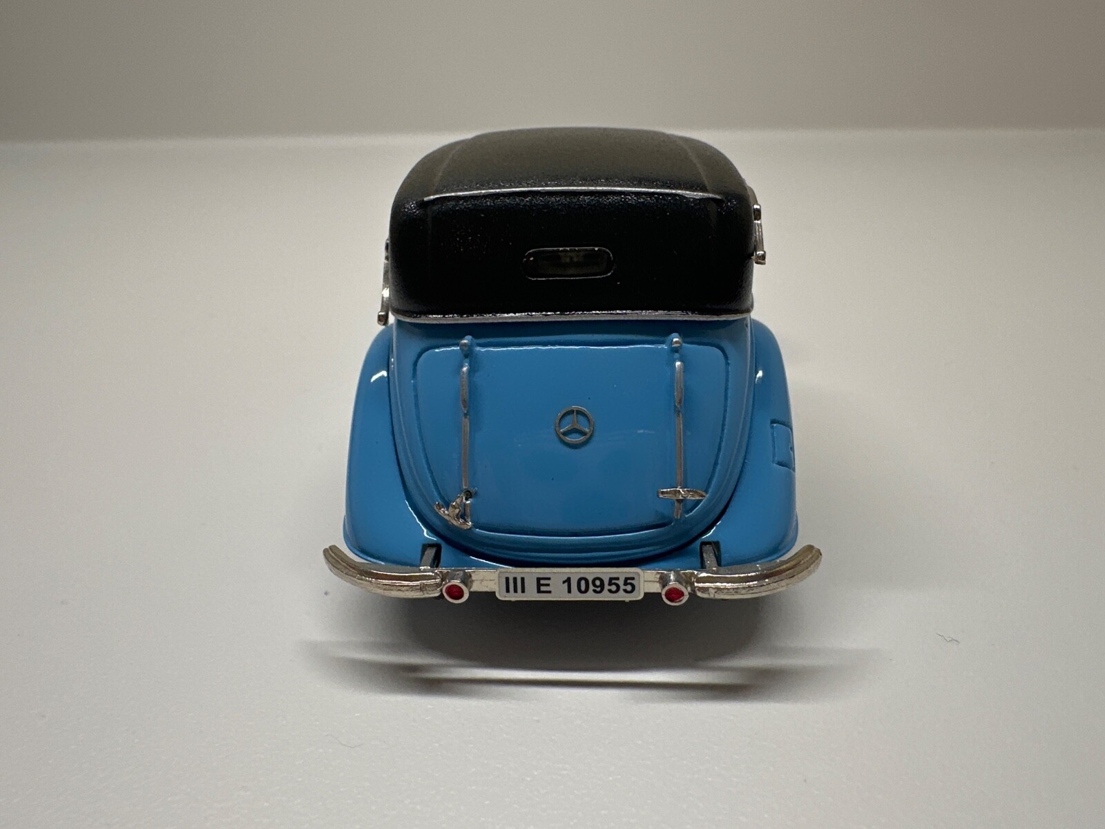 1939 Mercedes 540K Convertible C, closed roof light blue-white 1/43 ready made