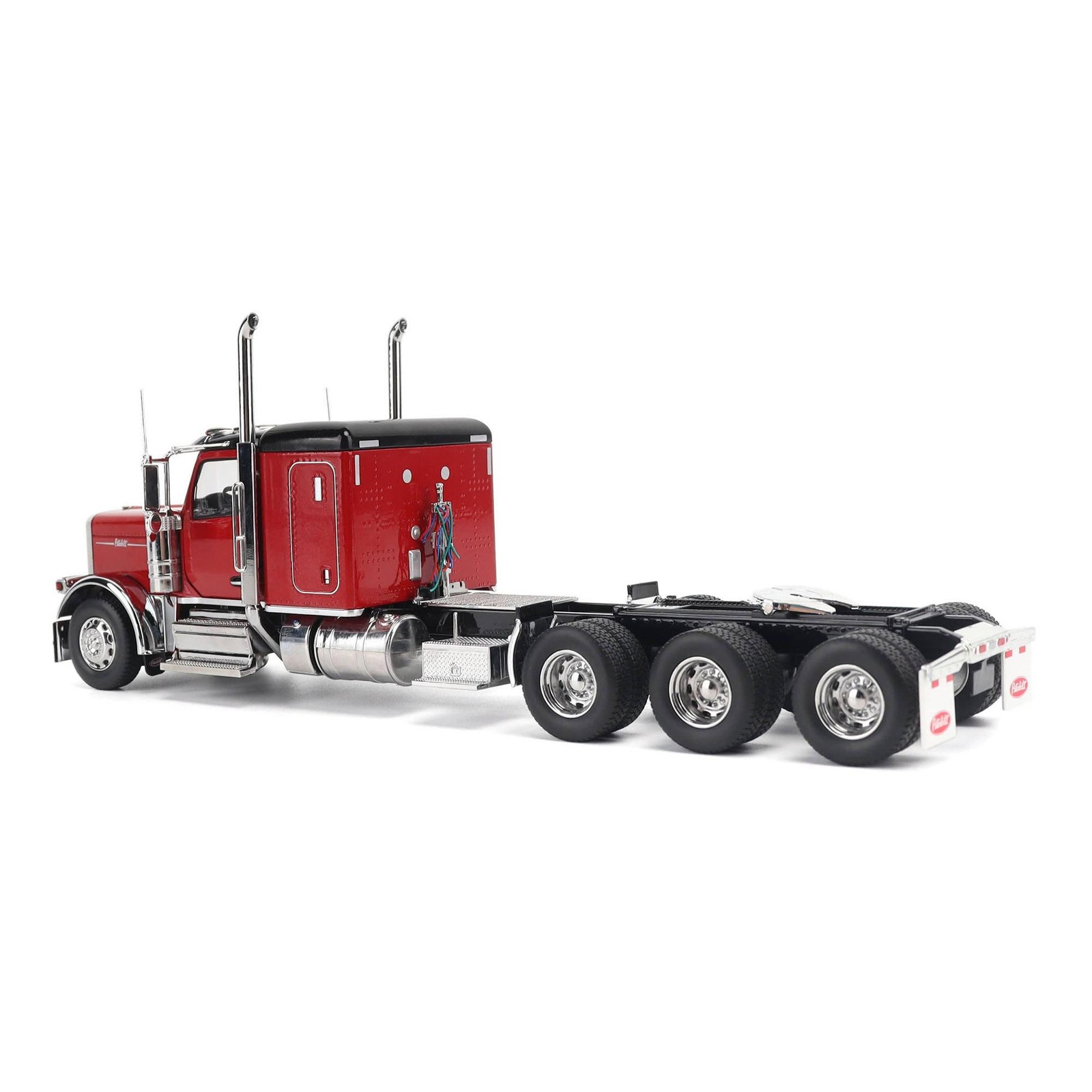 Diecast Masters 1/32 Peterbilt 589 Tridem-Axle Truck 58in Sleeper 71145