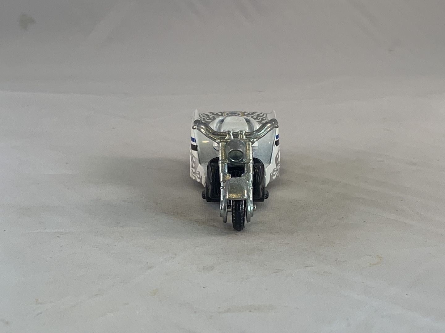 Hot Wheels Boss Hoss Motorcycle 2011 Main Street White 5SPs MC5s