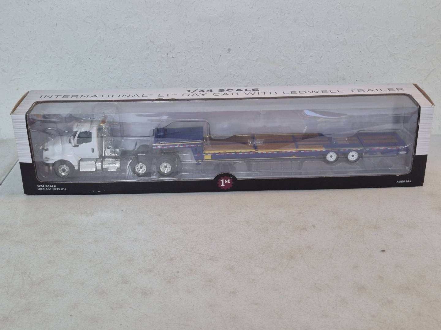First Gear 4156 International LT w/Ledwell Hydratail Trailer 1/34 Die-cast MIB